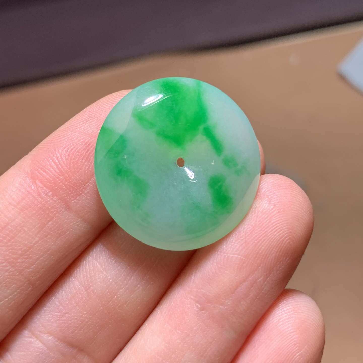 天然缅甸翡翠冰飘阳绿平安扣吊坠