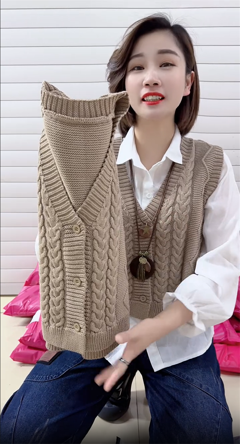 秋冬新款时尚V领纯色麻花针织开衫女韩版宽松减龄无袖坎肩马甲潮,女装/女士精品,背心吊带,淘宝优惠券,粉丝福利购,淘宝优惠卷