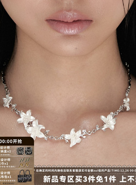 纯白樱花项链小众设计黑白锁骨链