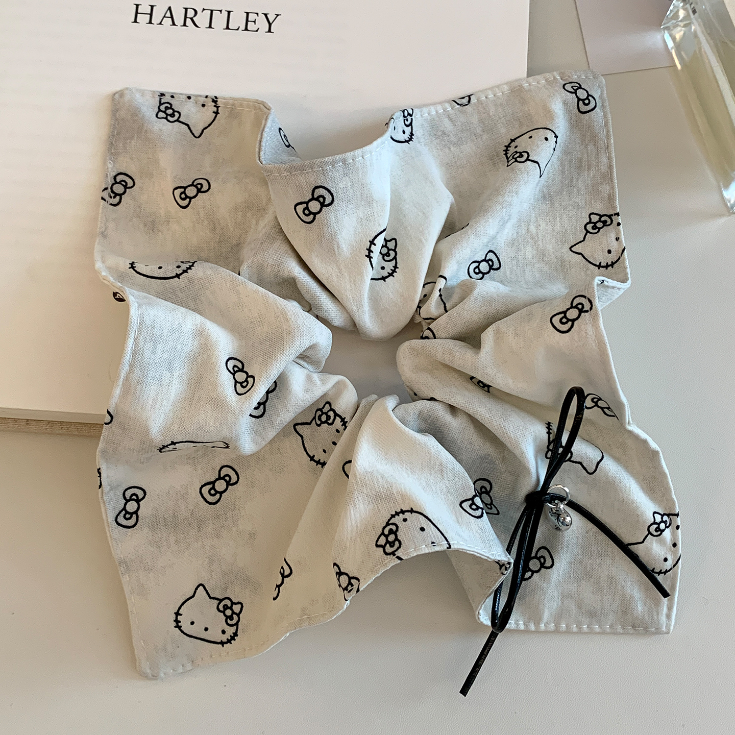 蝴蝶结Kitty方巾大肠发圈高级感