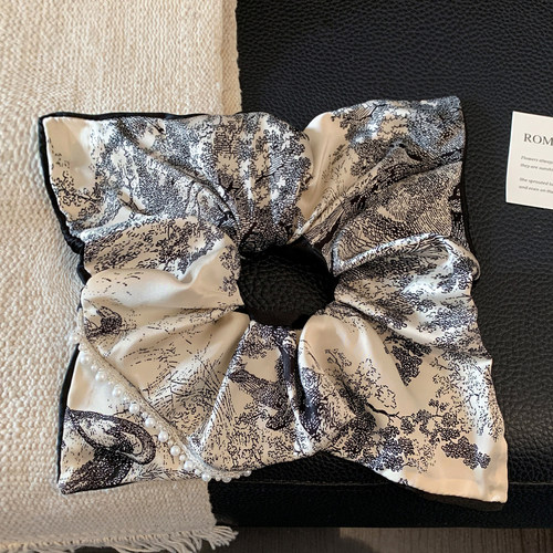 新中式水墨印花缎面方巾大肠发圈