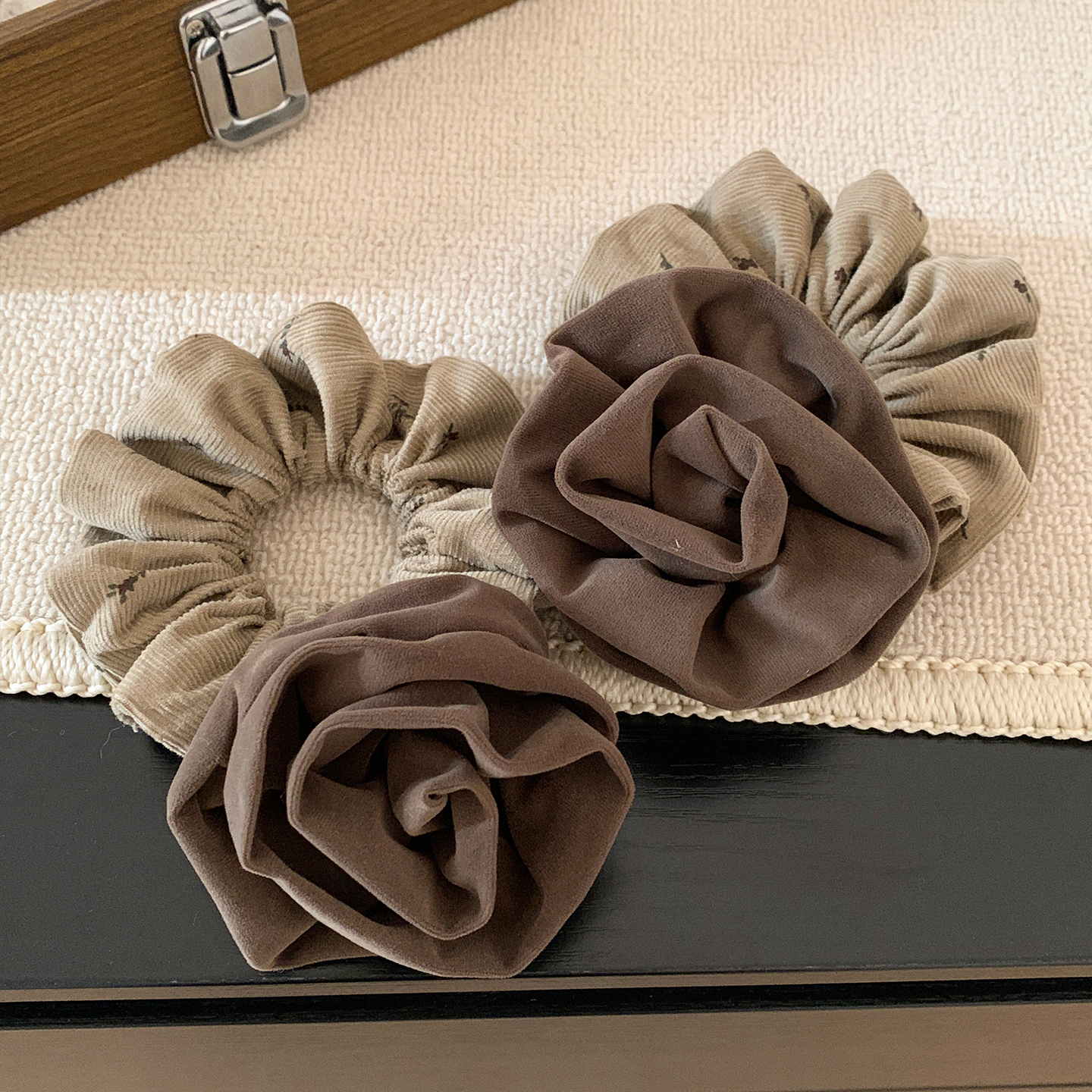 韩系复古咖色玫瑰花朵大肠发圈女