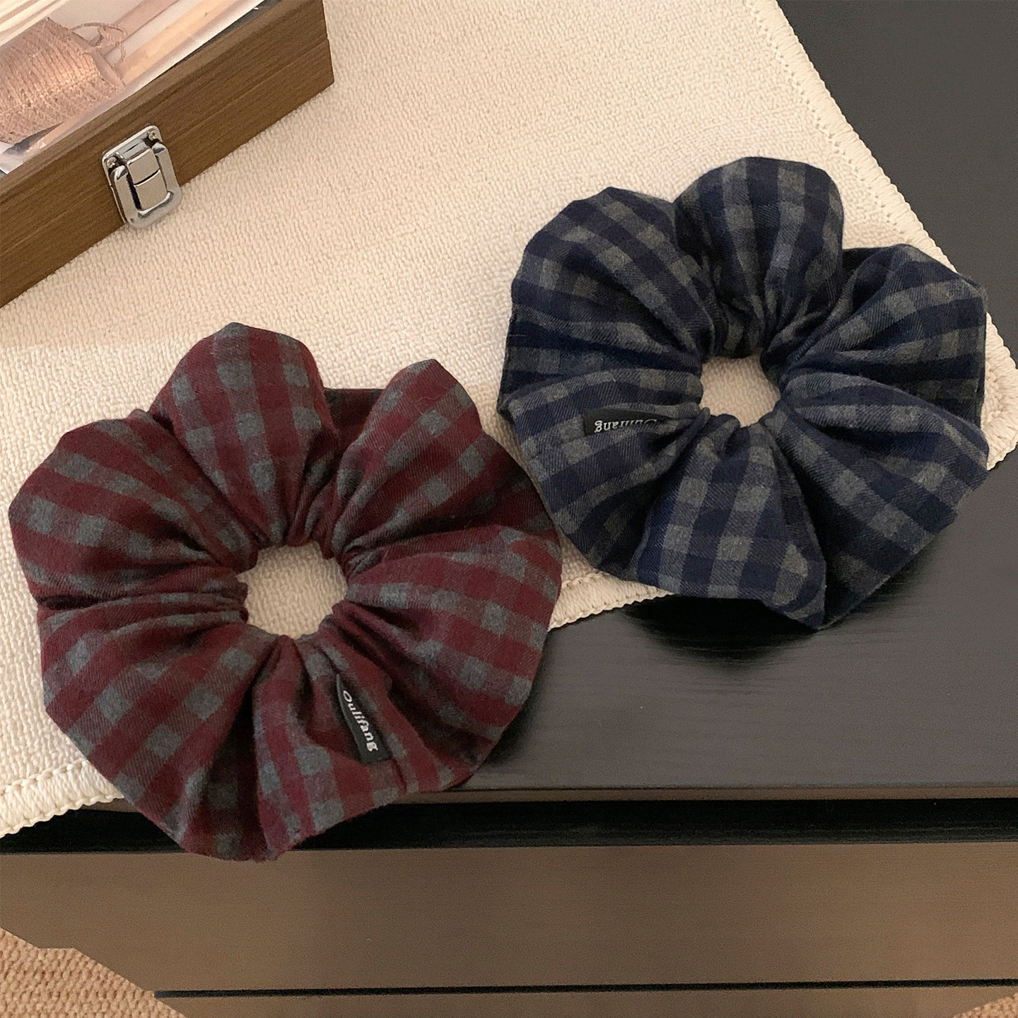 韩系复古酒红色格子大肠发圈超大