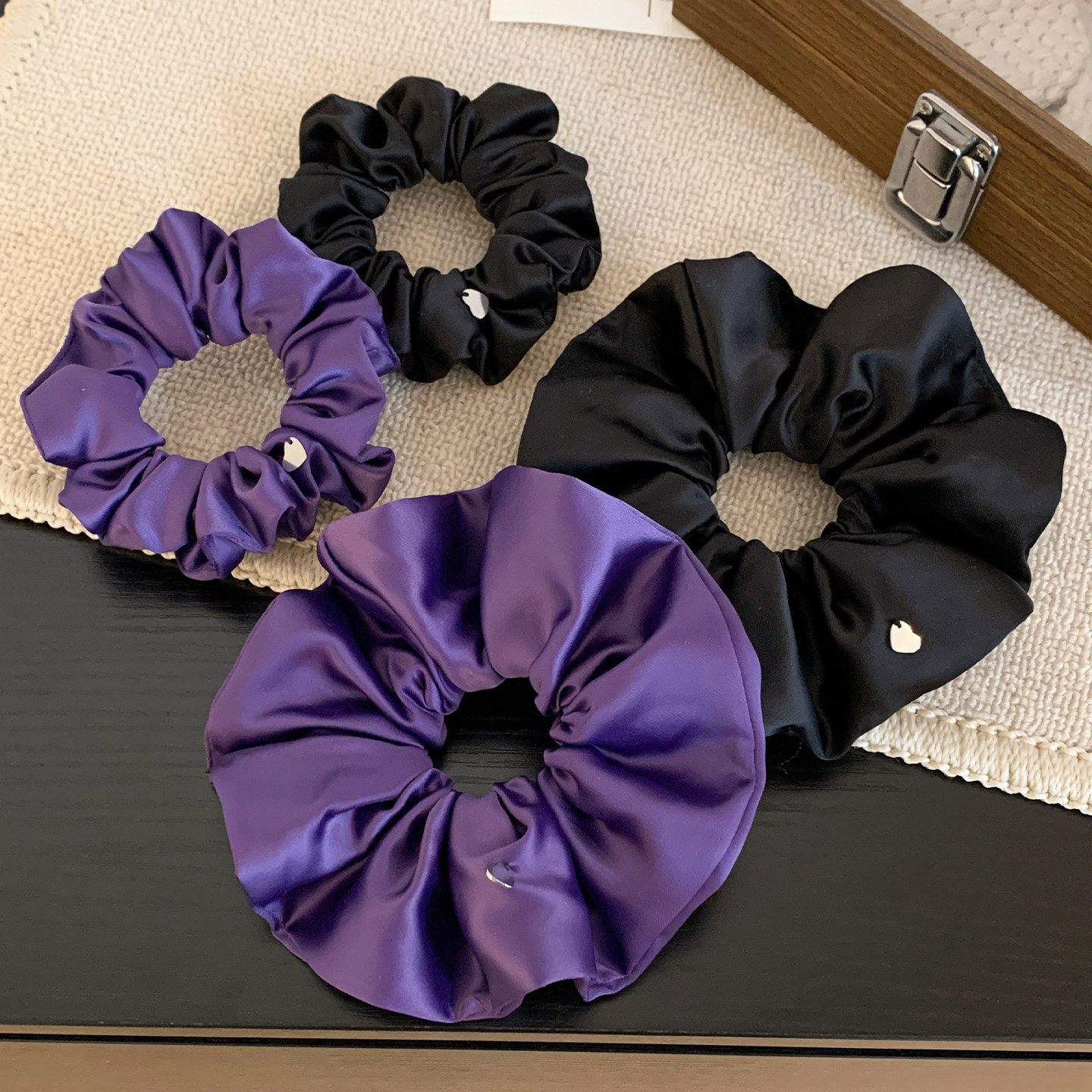 韩系紫色缎面大肠发圈女高级感超大丸子头扎头发头绳皮筋百搭头饰,饰品/流行首饰/时尚饰品新,发饰,淘宝优惠券,粉丝福利购,淘宝优惠卷