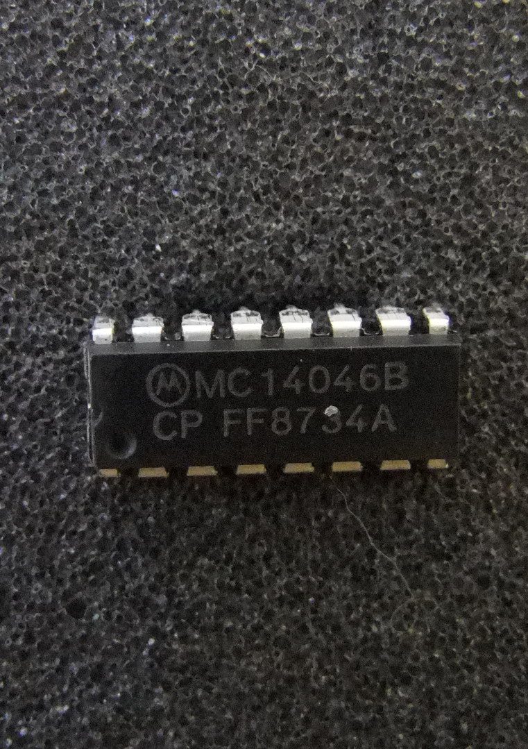 一个起拍！（直拍）全新原装现货：MC14046BCP DIP16 CD4046