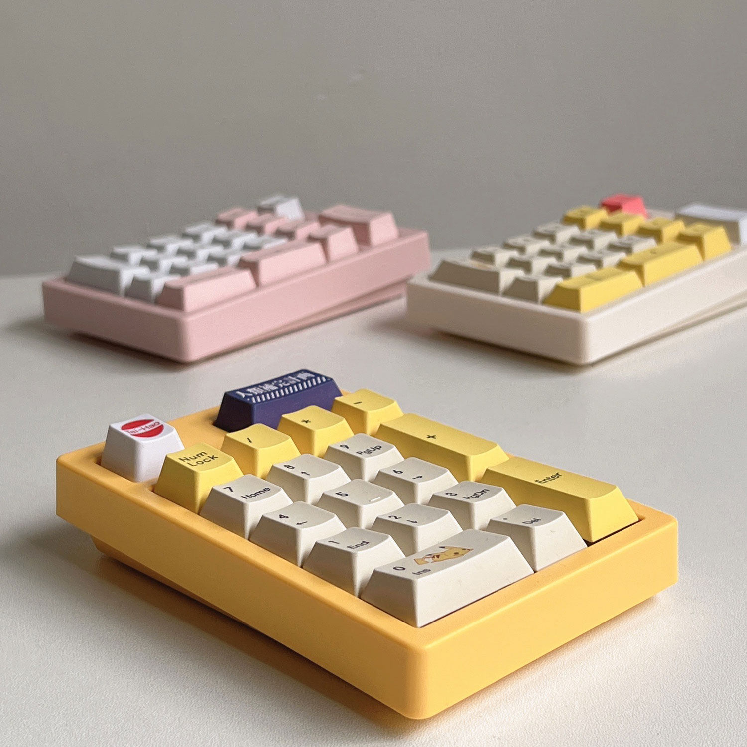 数字键盘套键RGB热插拔三模蓝牙