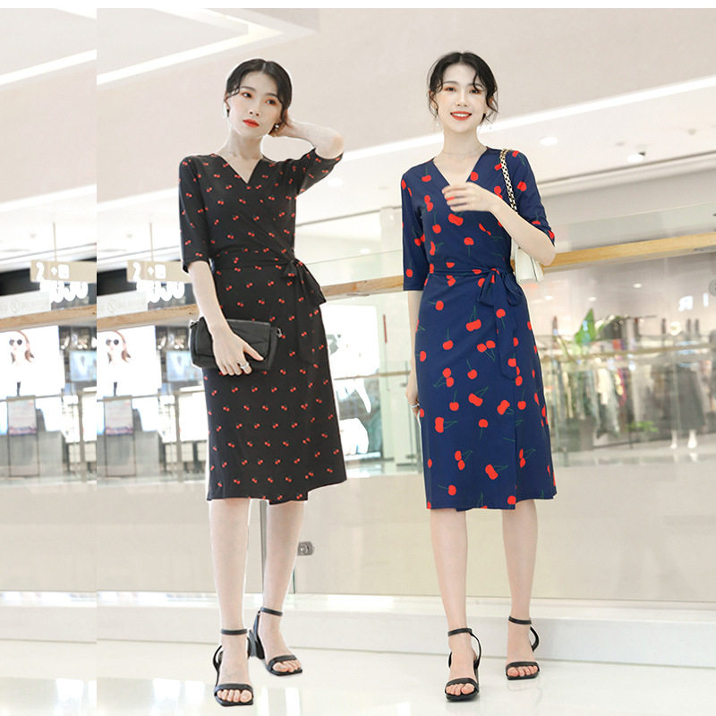 PG DVF2023春季新款女装殷桃印花中长款裹身裙一片式开衫系带收腰