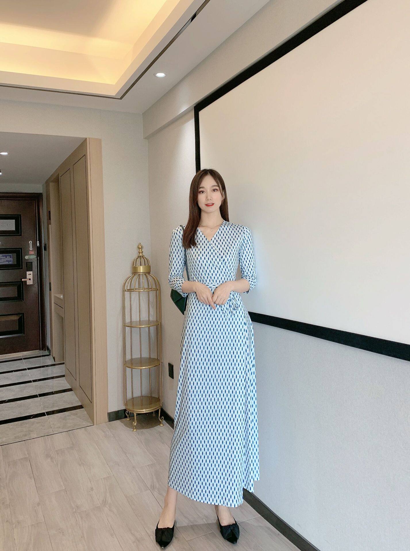 PG DVF连衣裙女2023夏新款显瘦法式一片式裹身裙海边度假长裙沙滩