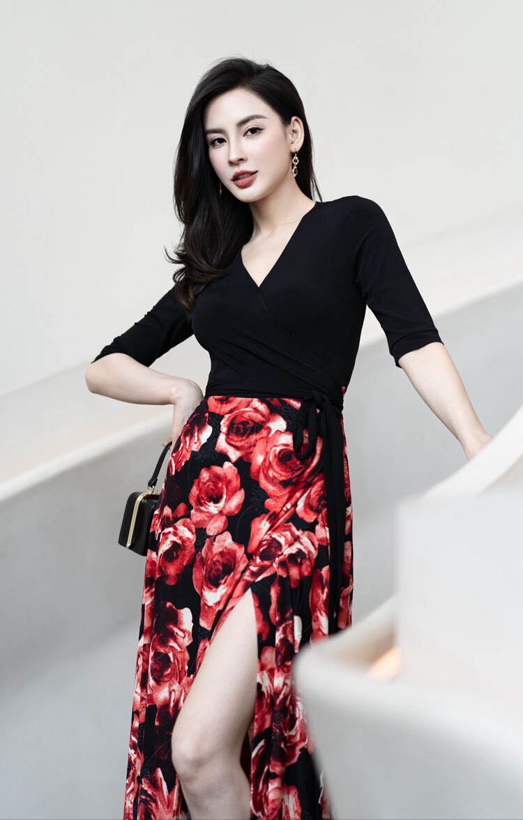 PG DVF 连衣裙2024春夏季新款裹身裙复古时尚减龄V领短袖裙子女装
