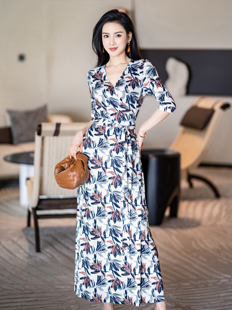 PG DVF连衣裙2023年夏季新款清爽茶叶优雅气质收腰一片式裹身裙女