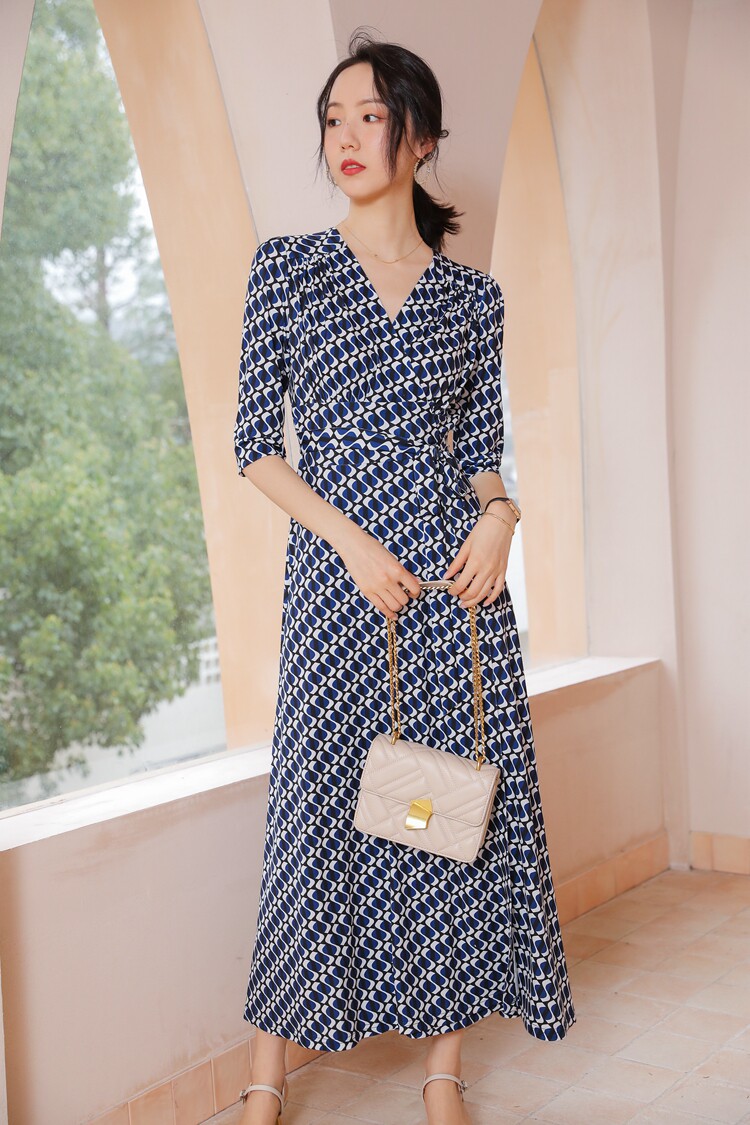 PG DVF连衣裙2023春夏装新款深蓝底大花包臀短裙v领裹身裙女修身