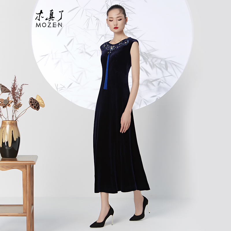木真了中式女装丝绒绣花连衣裙新品钻饰刺绣宴会长款礼服104