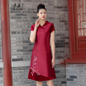 木真了改良拼接旗袍裙刺绣春新品中式妈妈装宴会连衣裙615
