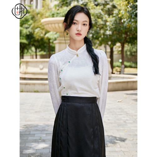 固执针织立领套头长袖短款上衣女