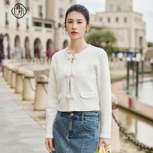 固执圆领中式针织提花毛衣外套女