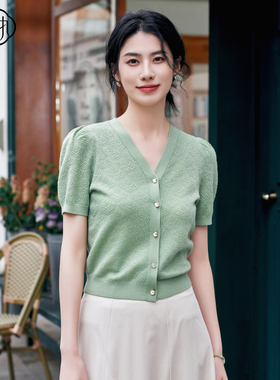 固执夏季新款复古气质v领提花泡泡短袖薄针织衫40042MY09279