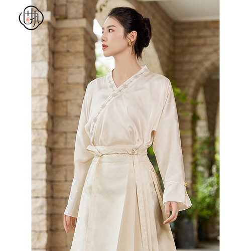 固执中式系带长袖v领衬衫