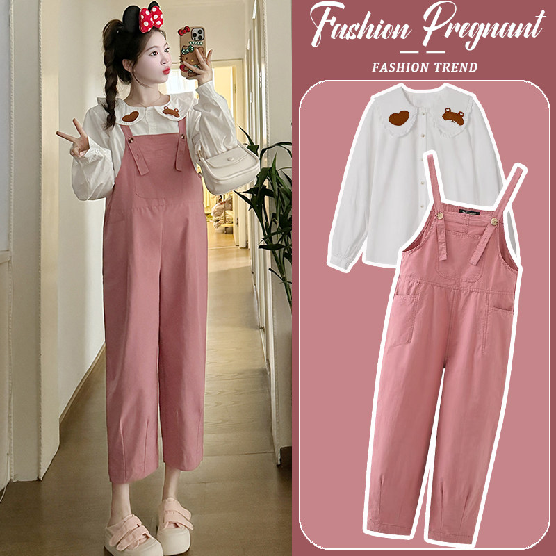孕妇套装春秋2026新款甜美休闲简约牛仔背带裤娃娃领上衣两件套女