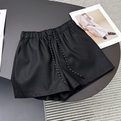 黑色抽绳松紧腰皮短裤女