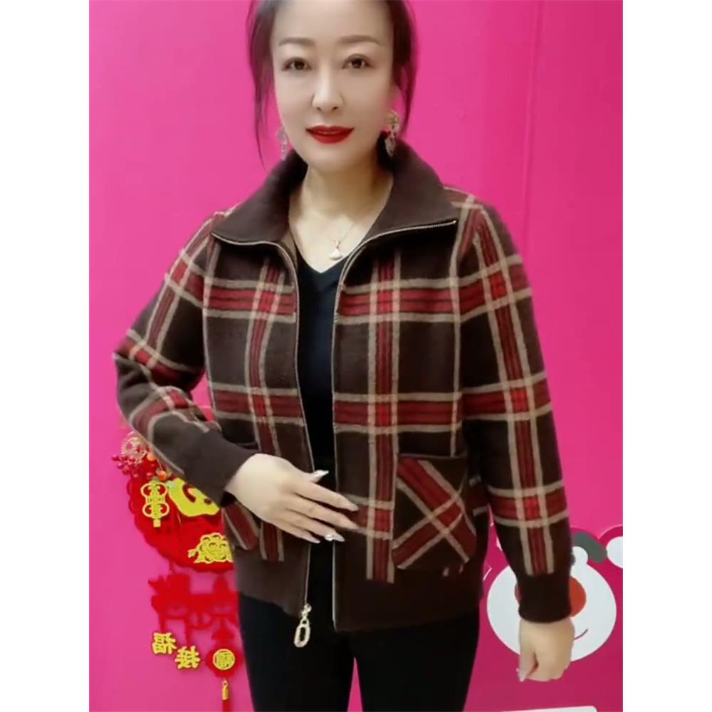 妈妈装秋装短款洋气40到50到60岁格子毛呢外套中年女秋冬上衣开衫