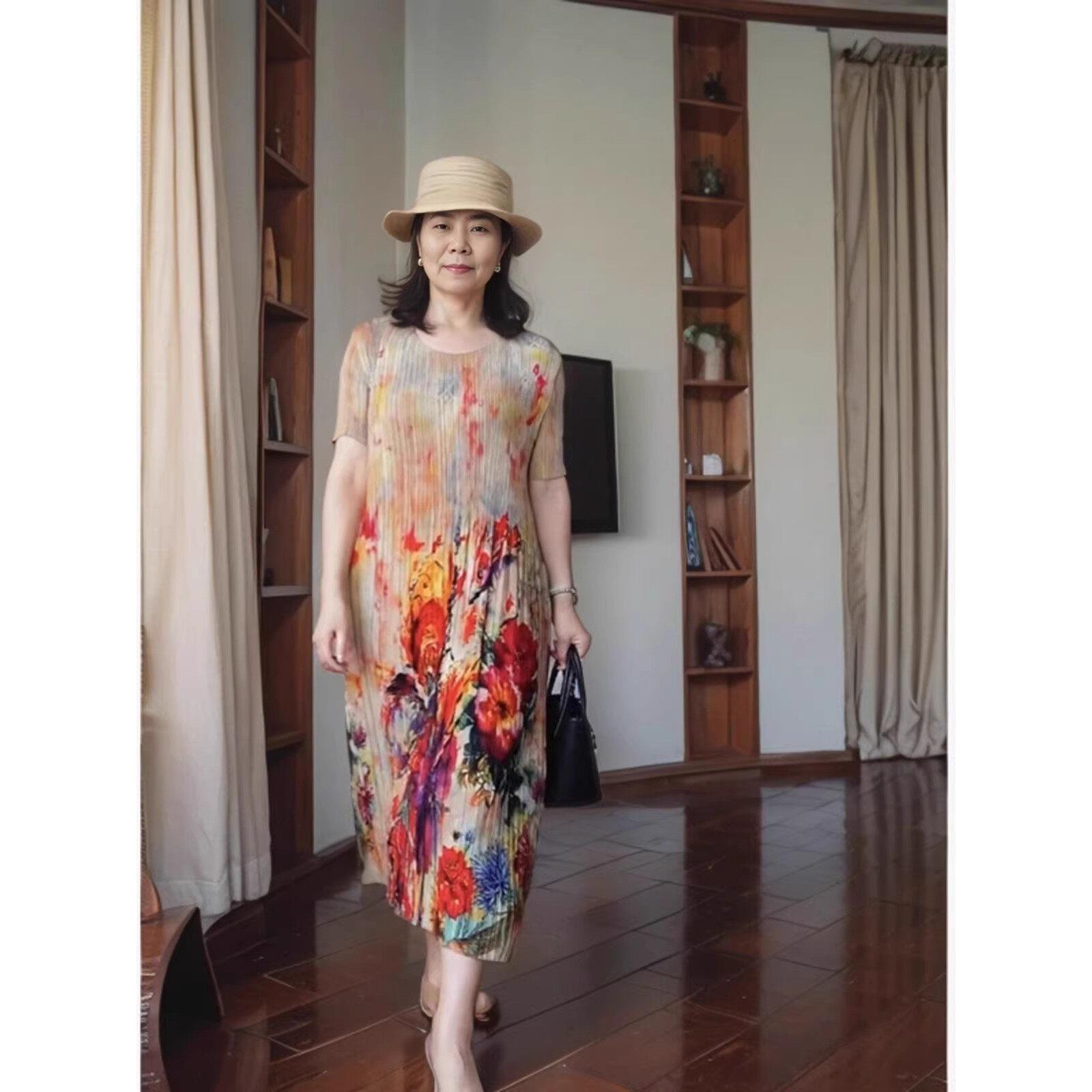 中年妈妈气质褶皱冰丝连衣裙2026夏季薄款中长款粉色优雅显瘦长裙