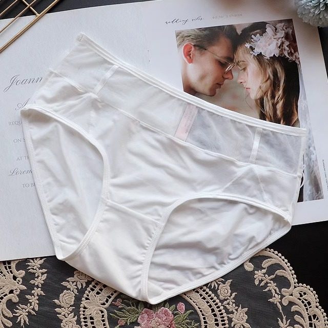 网纱蕾丝拼接内裤女透气舒适少女三角裤中腰性感纯欲内内提臀底裤