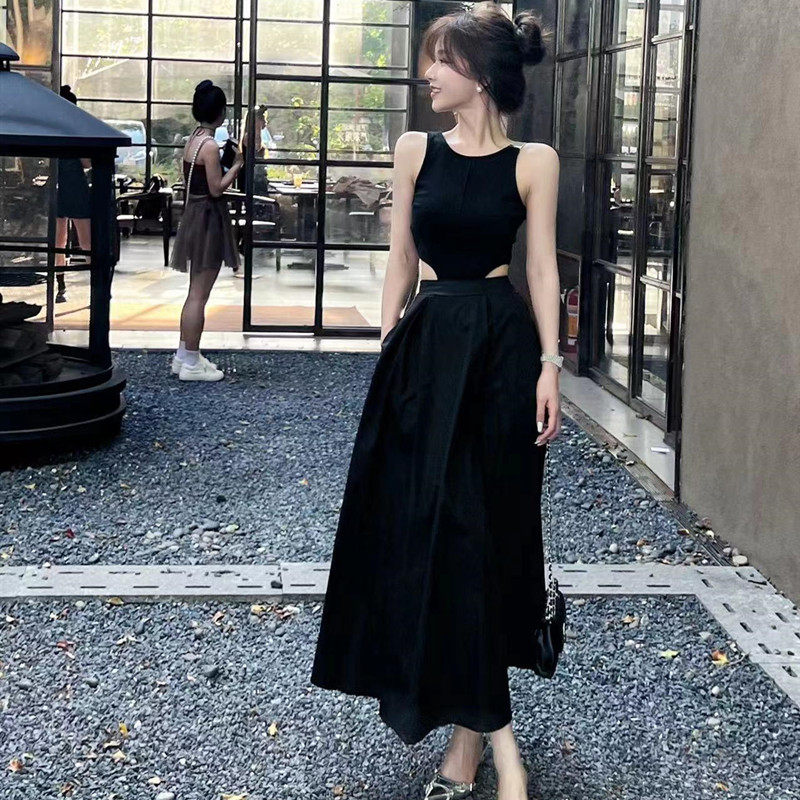 卡卡女装官方旗舰百搭掐腰小黑裙
