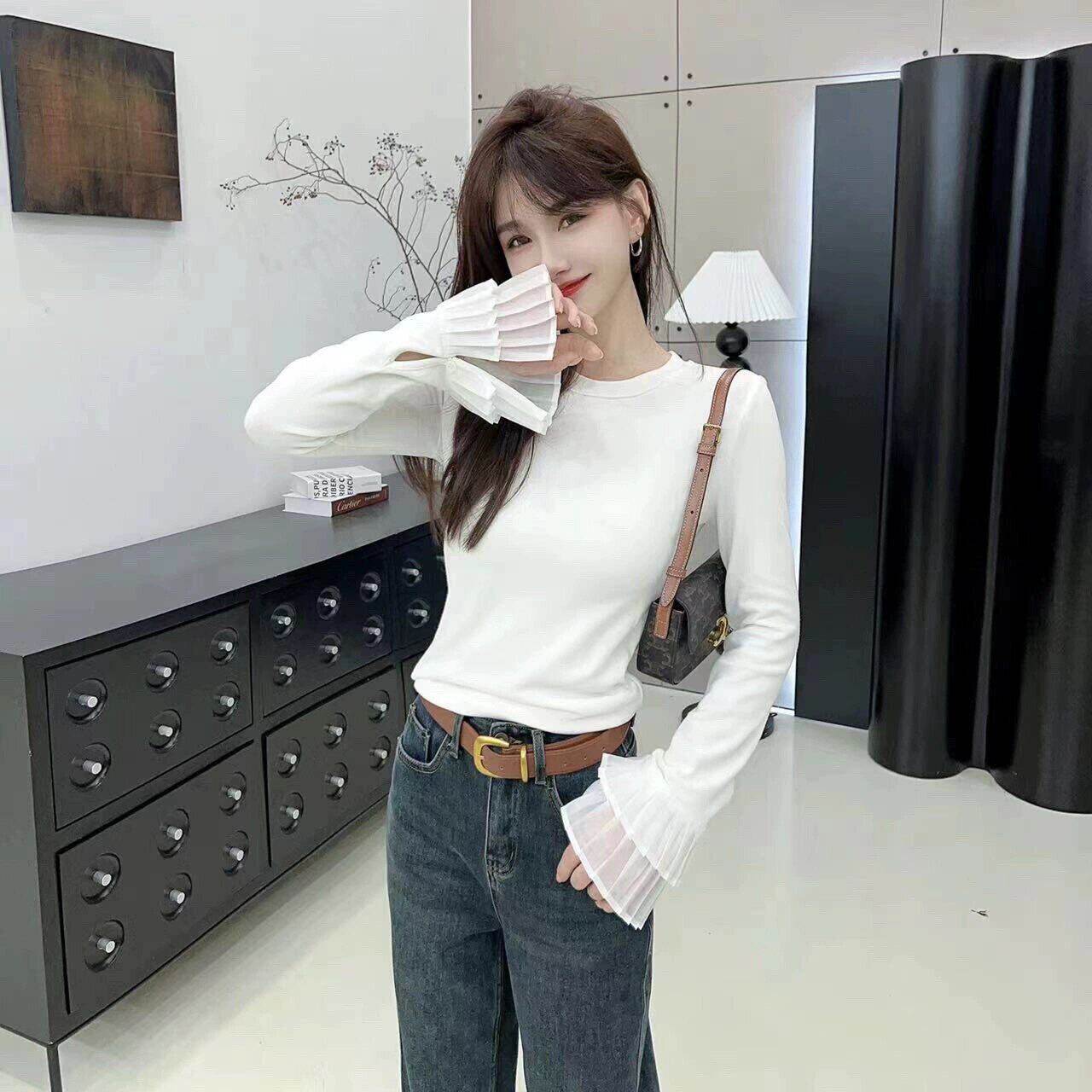 卡卡女装官方旗舰正品《软糯云感》手风琴拼接喇叭袖上衣打底衫女
