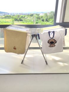 落地折叠家用室内凉衣杆飘窗款晾晒架毛巾架宝宝衣物袜夹晾晒神器