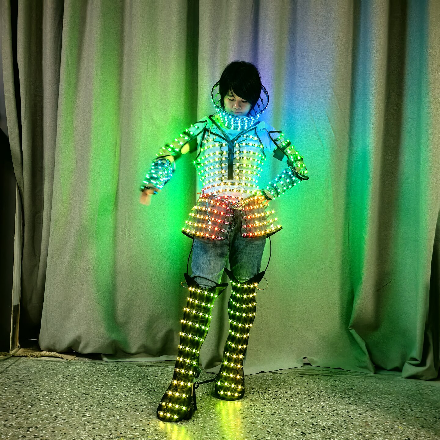 LED幻彩光女款表演服COS派对化妆服装道具女装酒吧透明创意发光服