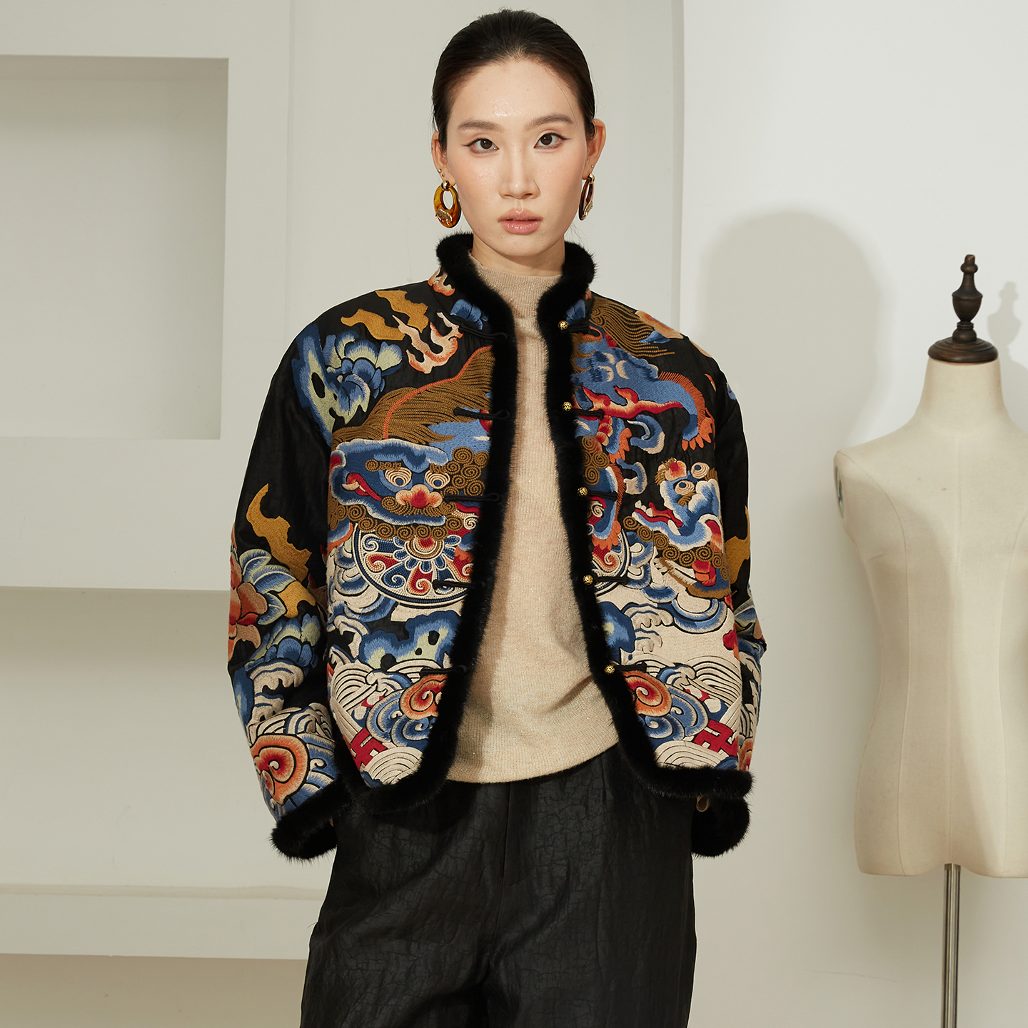 SILVIYE/溯也100%桑蚕丝重工满绣国风香云纱棉服外套新中式棉衣冬