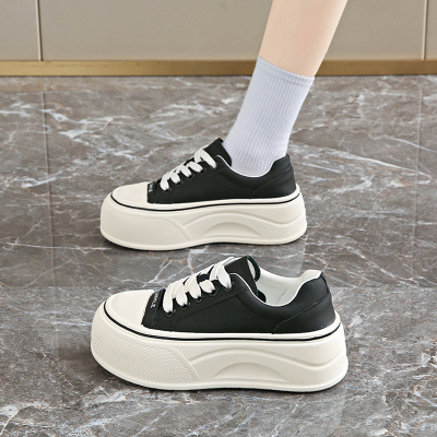 帆布鞋女款2025新款秋季皮面防水松糕鞋学生百搭厚底增高运动板鞋