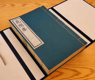 雕版宋本《花间集》墨印本 一函四册