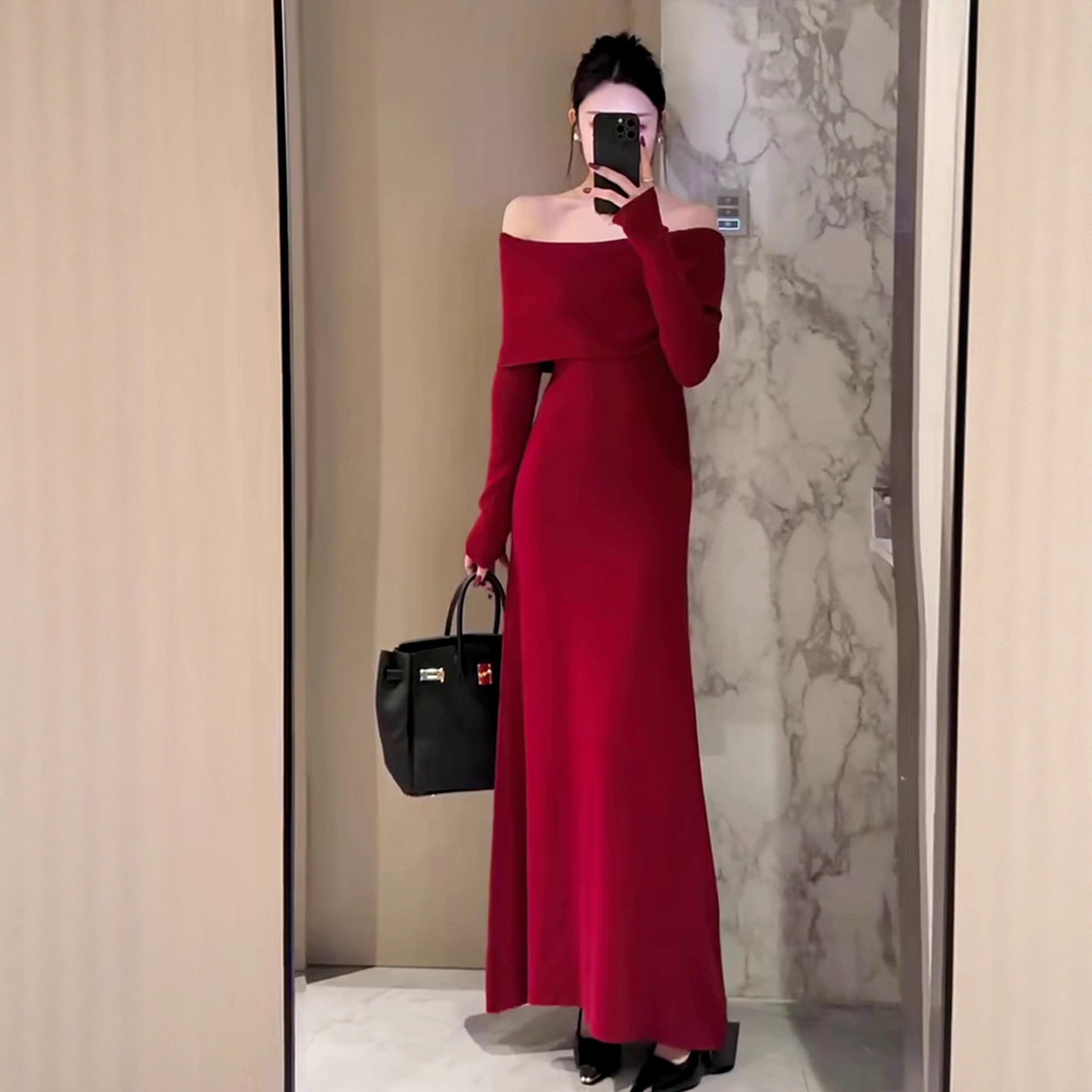 生日订婚晚礼服裙轻奢小众高端法式气质红色针织一字肩连衣裙秋冬