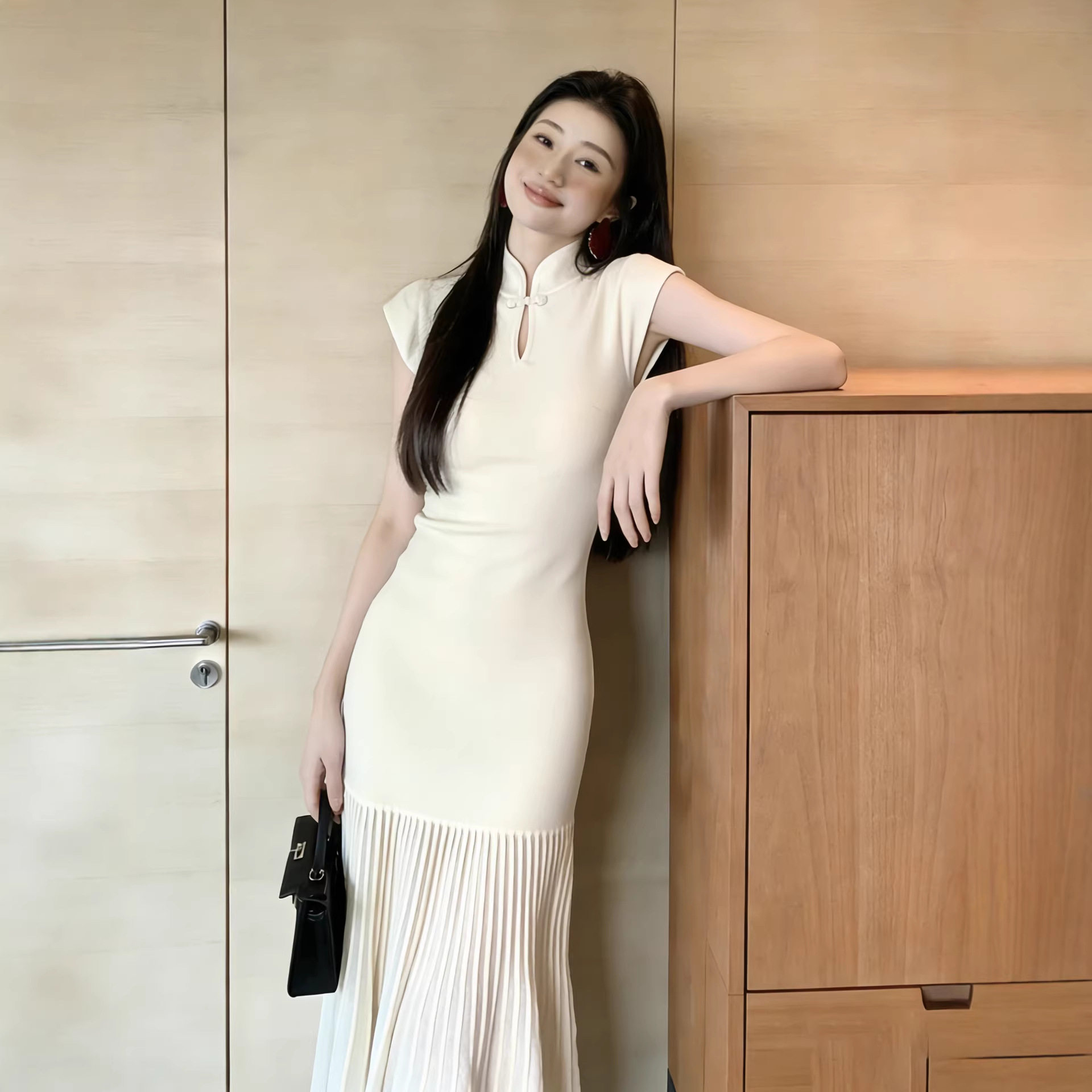 白色鱼尾旗袍针织连衣裙女订婚领证登记小礼服国风设计感长款裙子