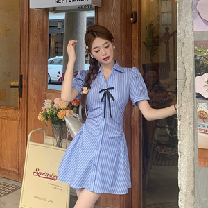 学院风蓝色条纹连衣裙女夏季法式设计感小众遮肚显瘦衬衫裙套装