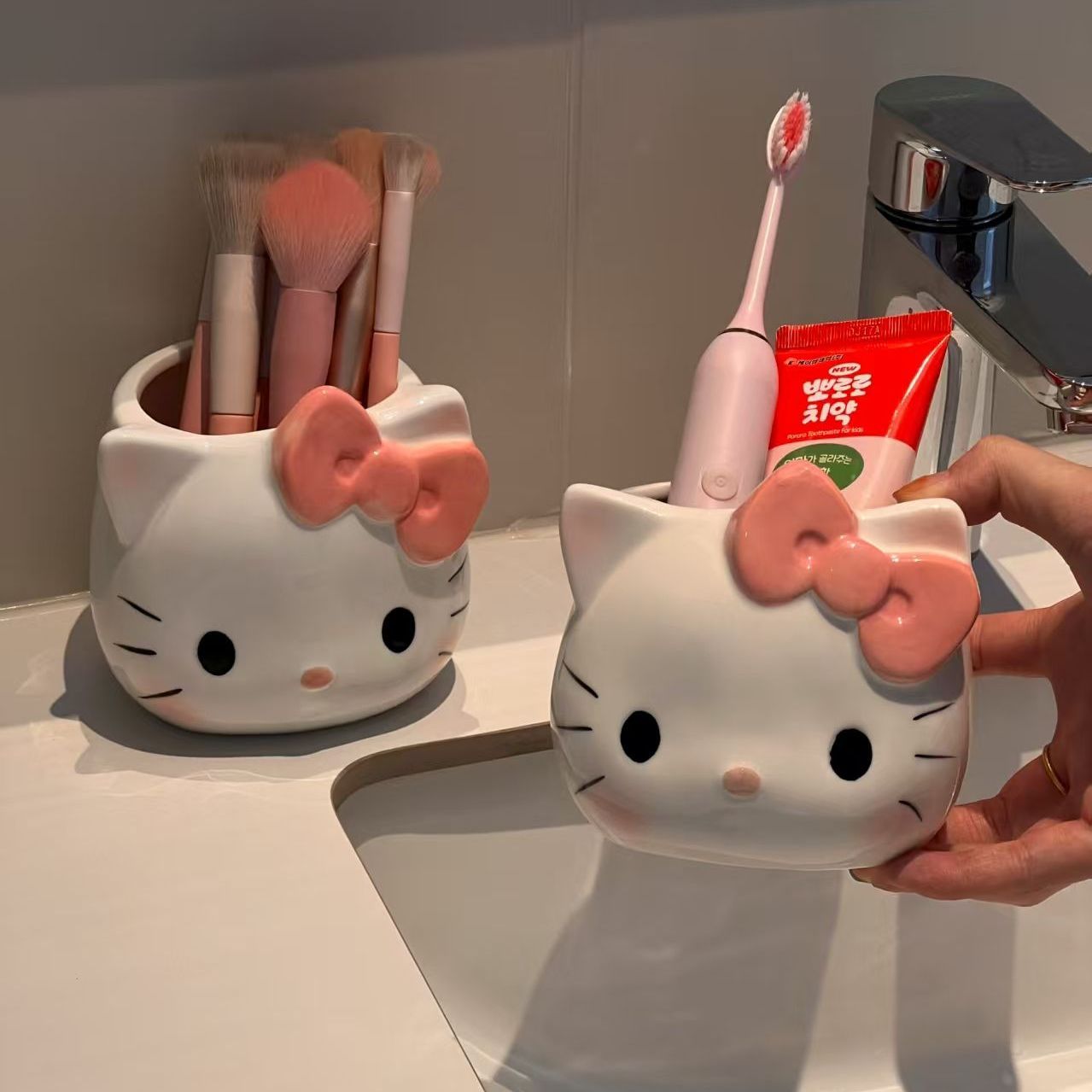 阿阿啊!是萌萌kittty牙刷杯！狠狠期待刷牙时刻噜～是陶瓷杯!