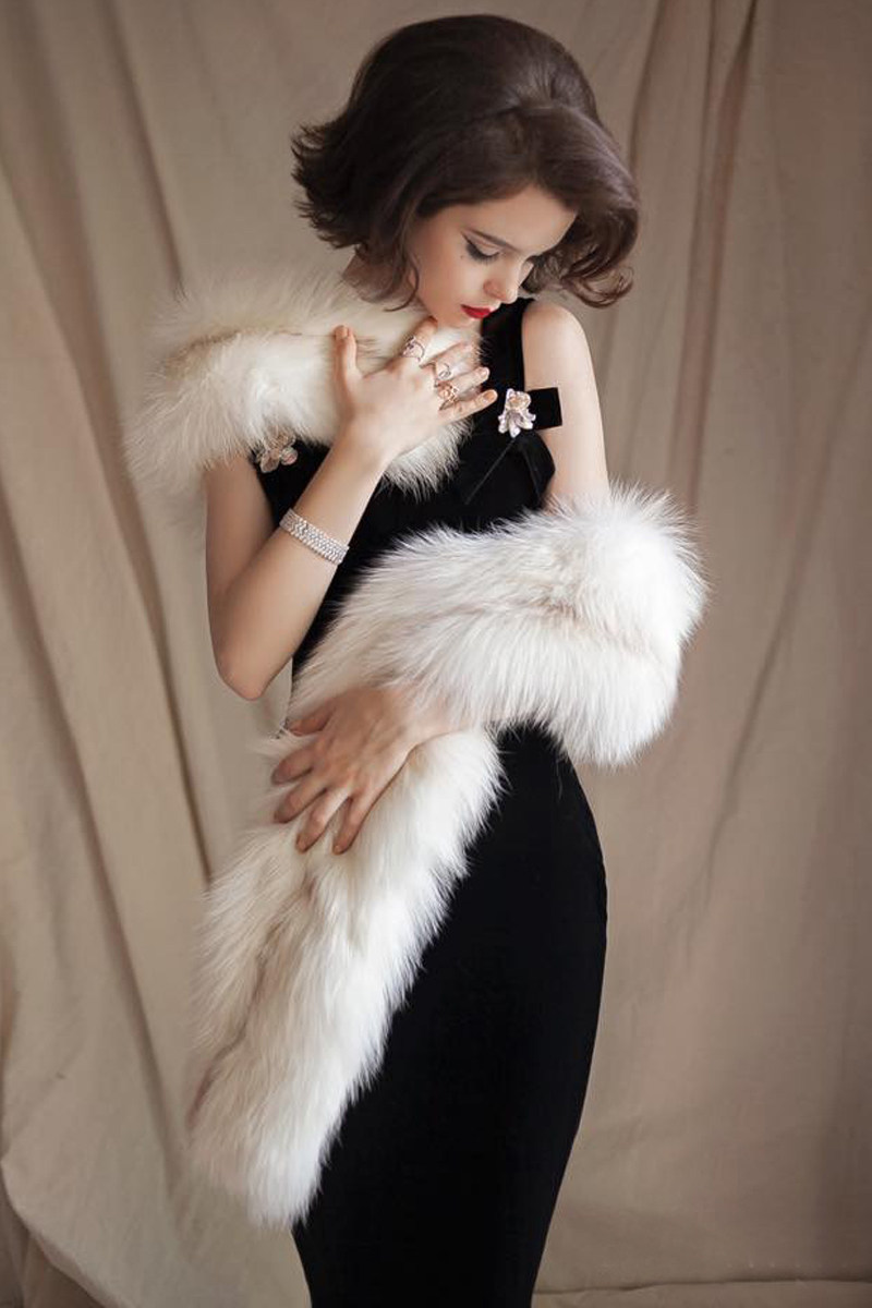 蝴蝶结减龄立体花朵装饰肩带显瘦小贵妇风格丝绒包臀显瘦小黑裙