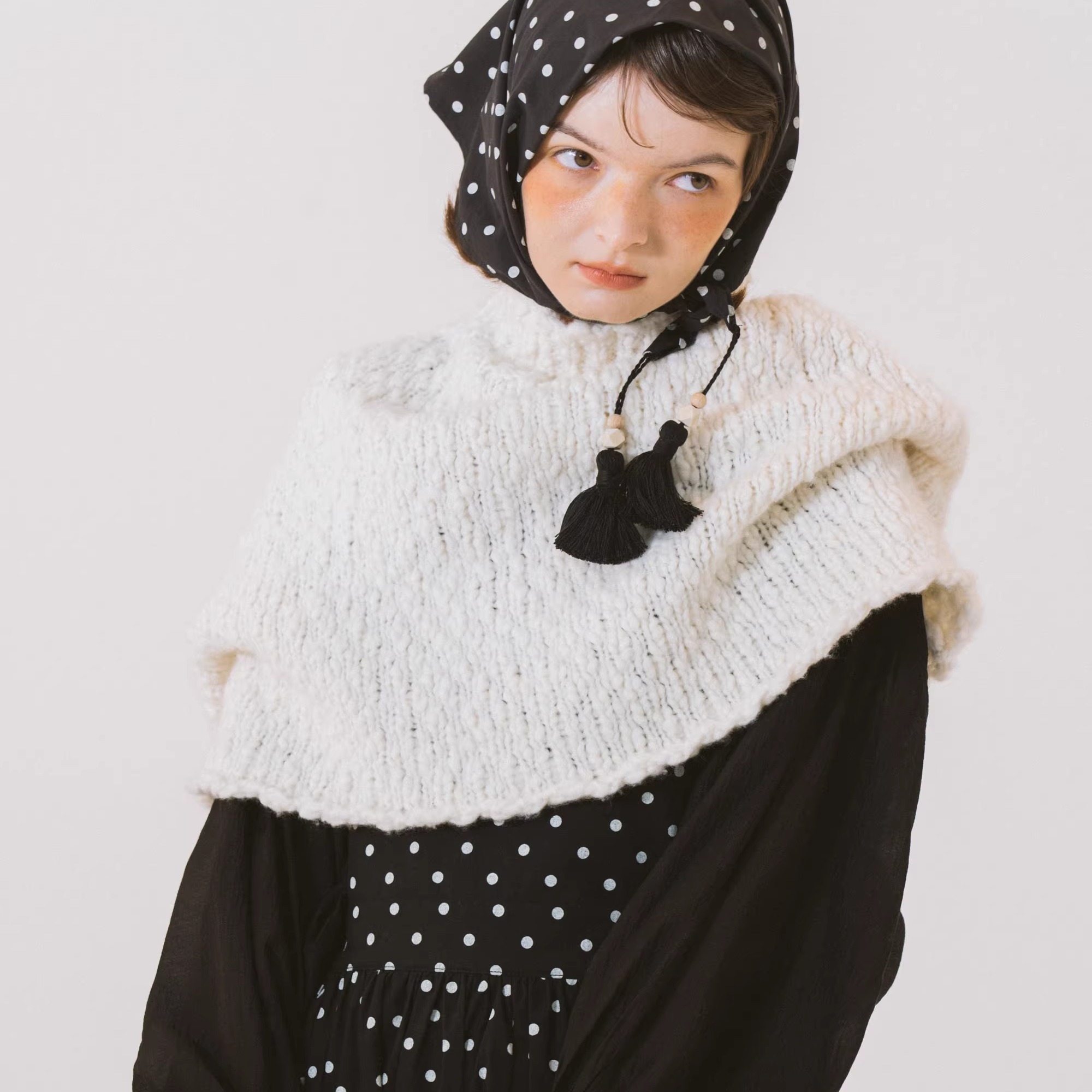 WOKERKER秋冬款米白色羊毛披肩