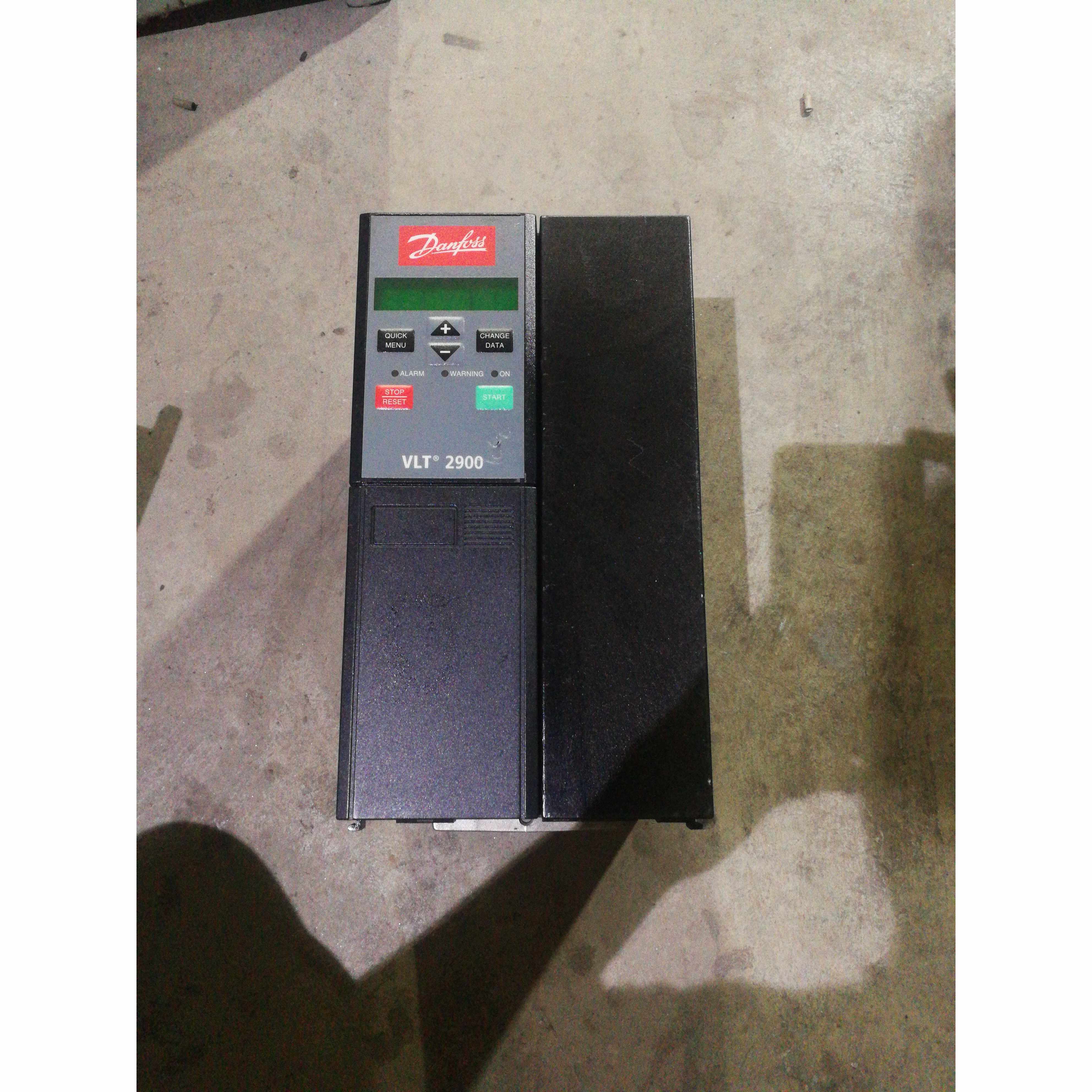 丹佛斯变频器vlt2900 vlt2955pt4b20 5.5kw 380v实物图