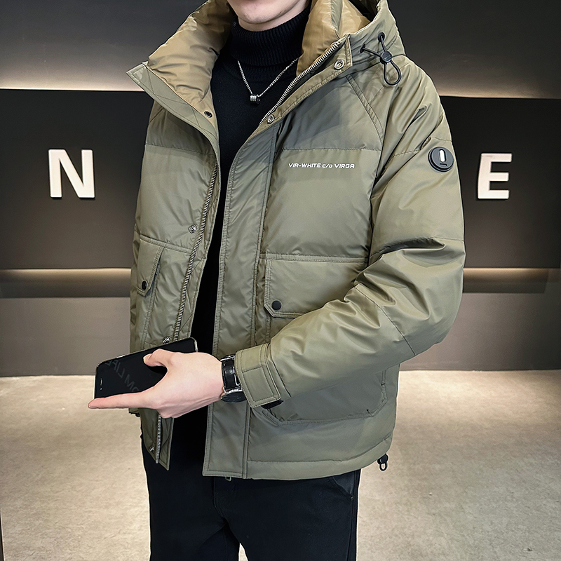 高级感立领休闲短款徽章羽绒服男