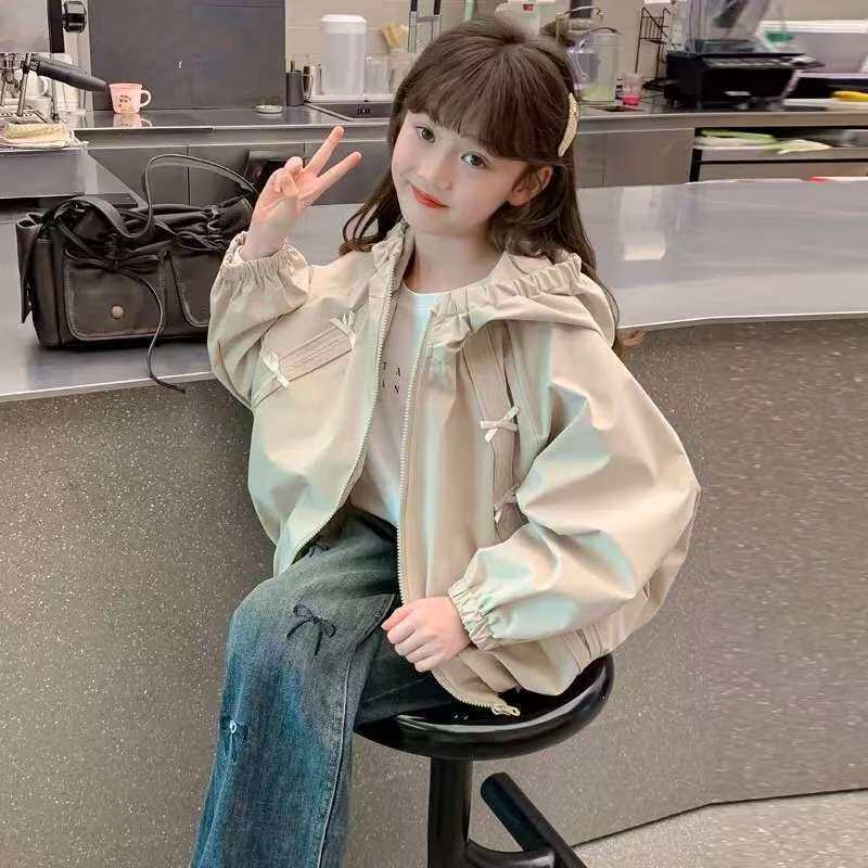 女童春装外套2026新款儿童洋气夹克女孩春秋季连帽冲锋衣休闲上衣