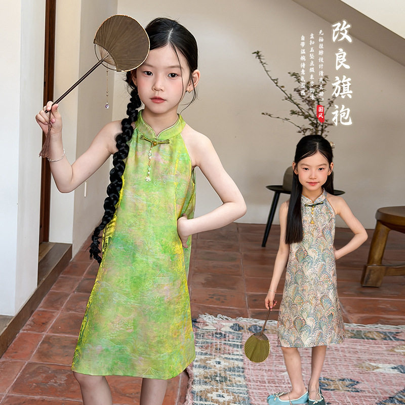 新中式挂脖旗袍 解锁小女孩的江南温柔~氛围感盘扣改良旗袍挂脖裙