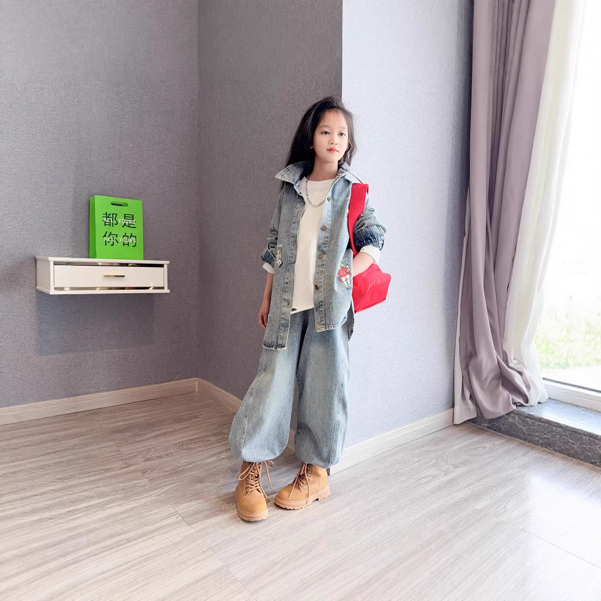 女童复古牛仔套装2026春装新款洋气女孩牛仔衬衫外套弯刀裤炸街潮