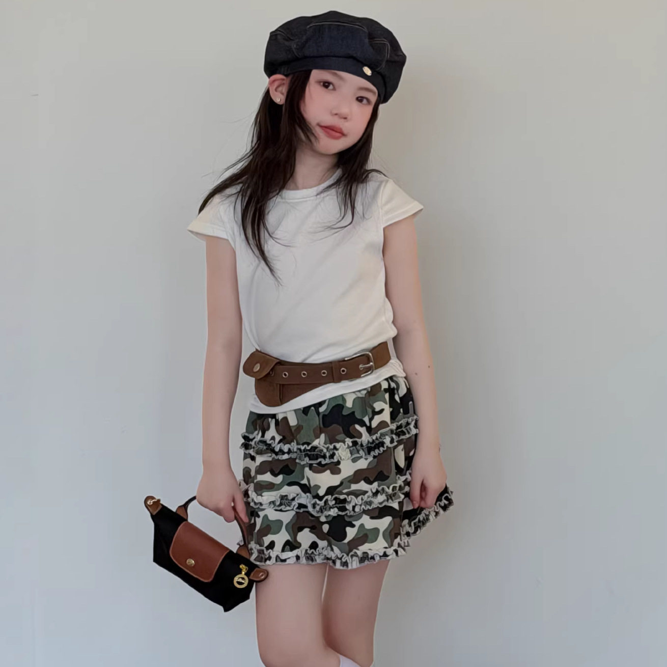 女童甜酷风两件套2026夏新款儿童白色短袖T恤迷彩荷叶边短裙套装