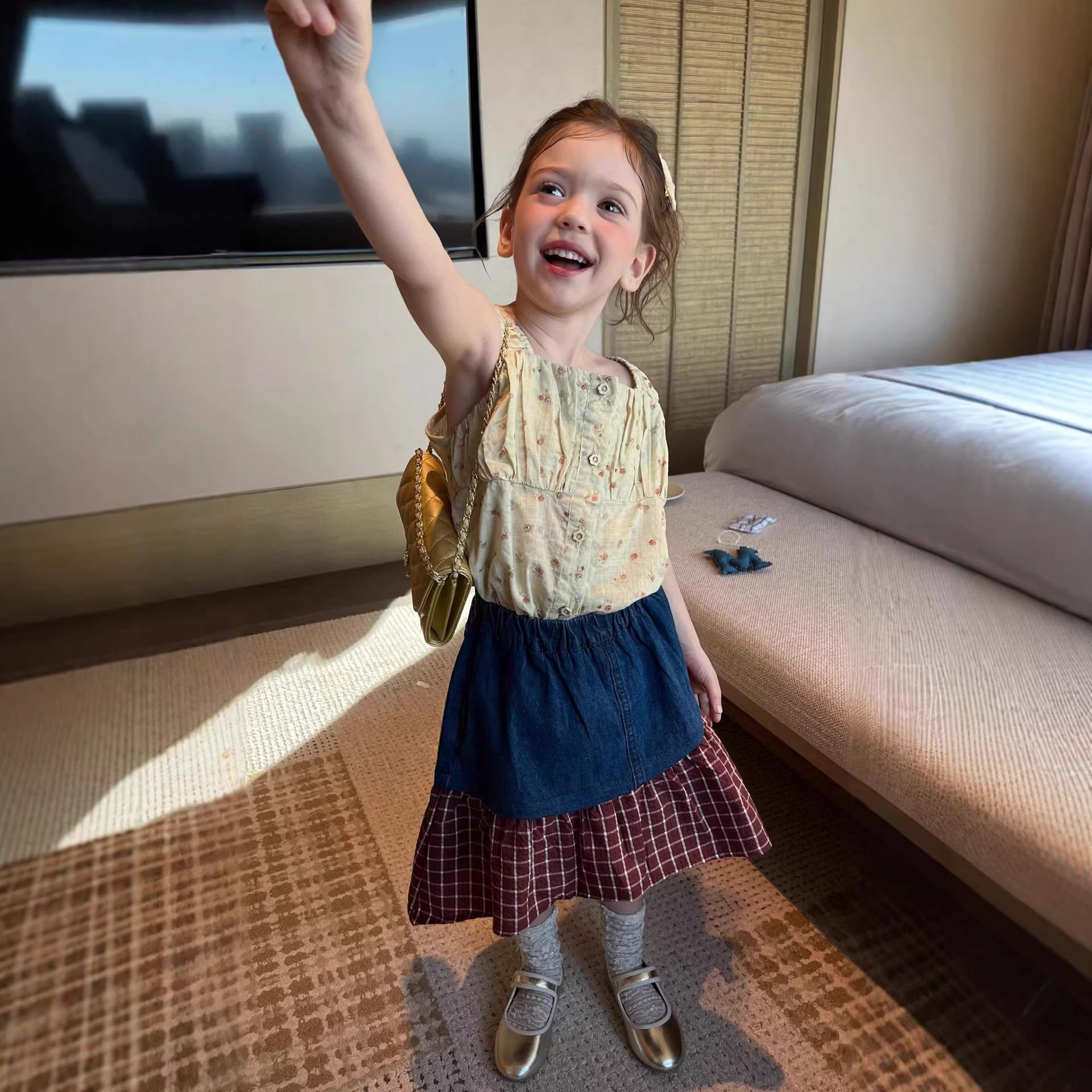 女童复古碎花吊带套装2026夏季新款儿童牛仔拼接格子半身裙两件套