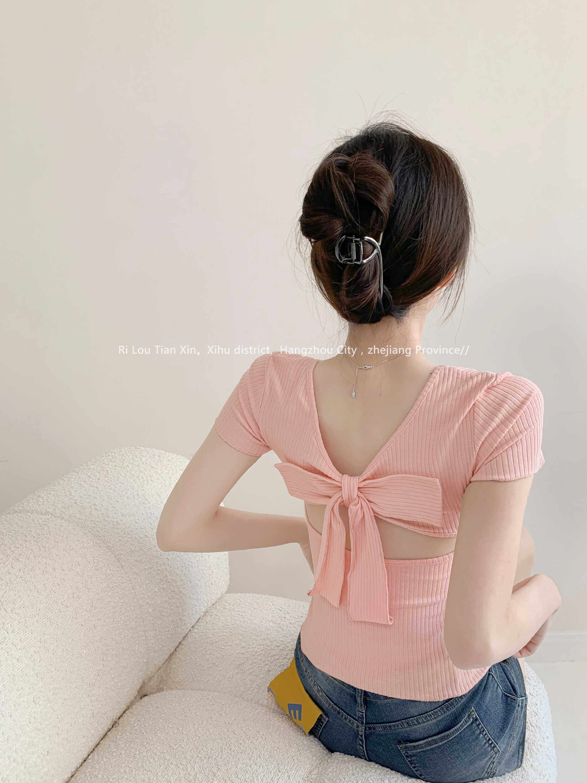 少女的心事后背蝴蝶结镂空短袖T恤女夏修身显瘦百搭短款露脐上衣