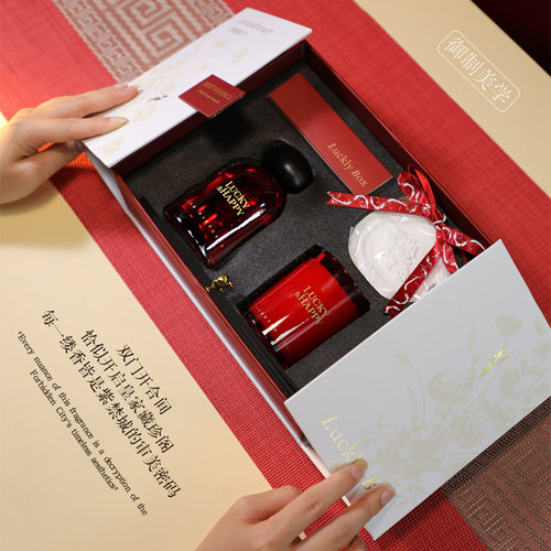 高级国风香薰礼盒套装室内持久香薰摆件家用无火香氛精油礼品套盒