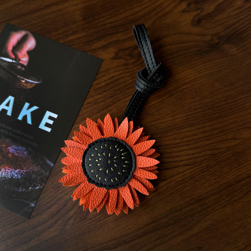 太阳花包挂件设计师原创Sunflower手工皮车钥匙挂件小众高级礼物