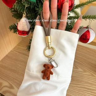 钥匙扣2025年新款小熊精致女简约创意高级感汽车小众包包挂饰挂件